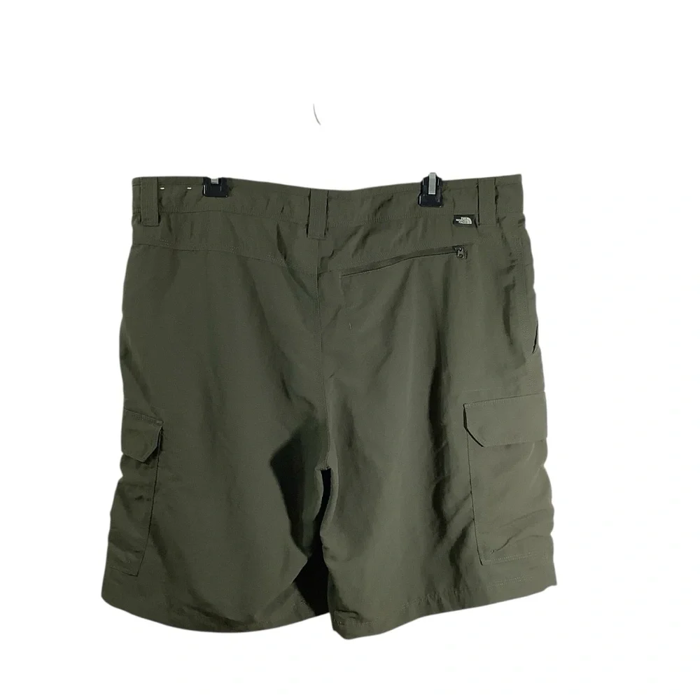 The North Face Green Cargo Shorts for Outdoor Adventures - Picture 3 of 5